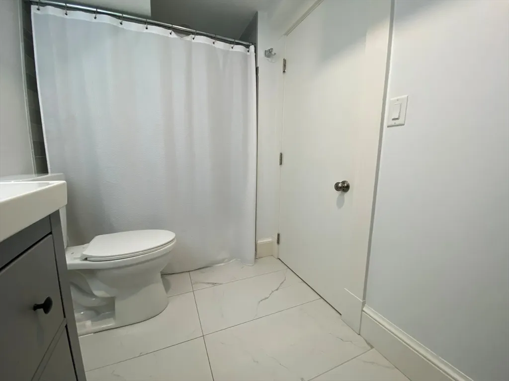 10 Gloucester Ave, Gloucester