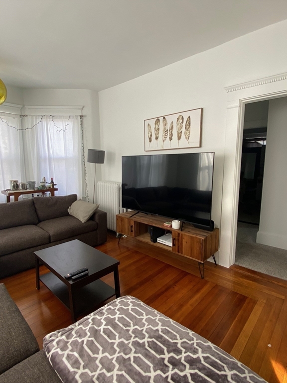 19 Beach Rd, Winthrop