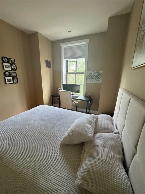 21 Father Francis Gilday St, South End