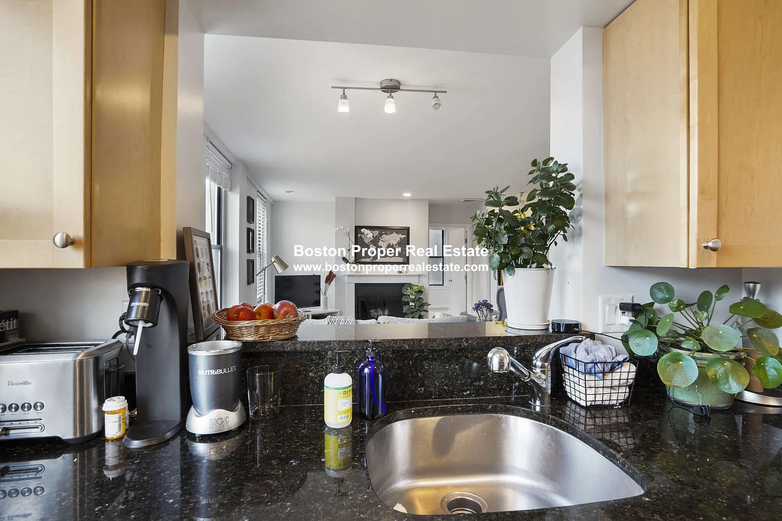 1661 Washington St, South End