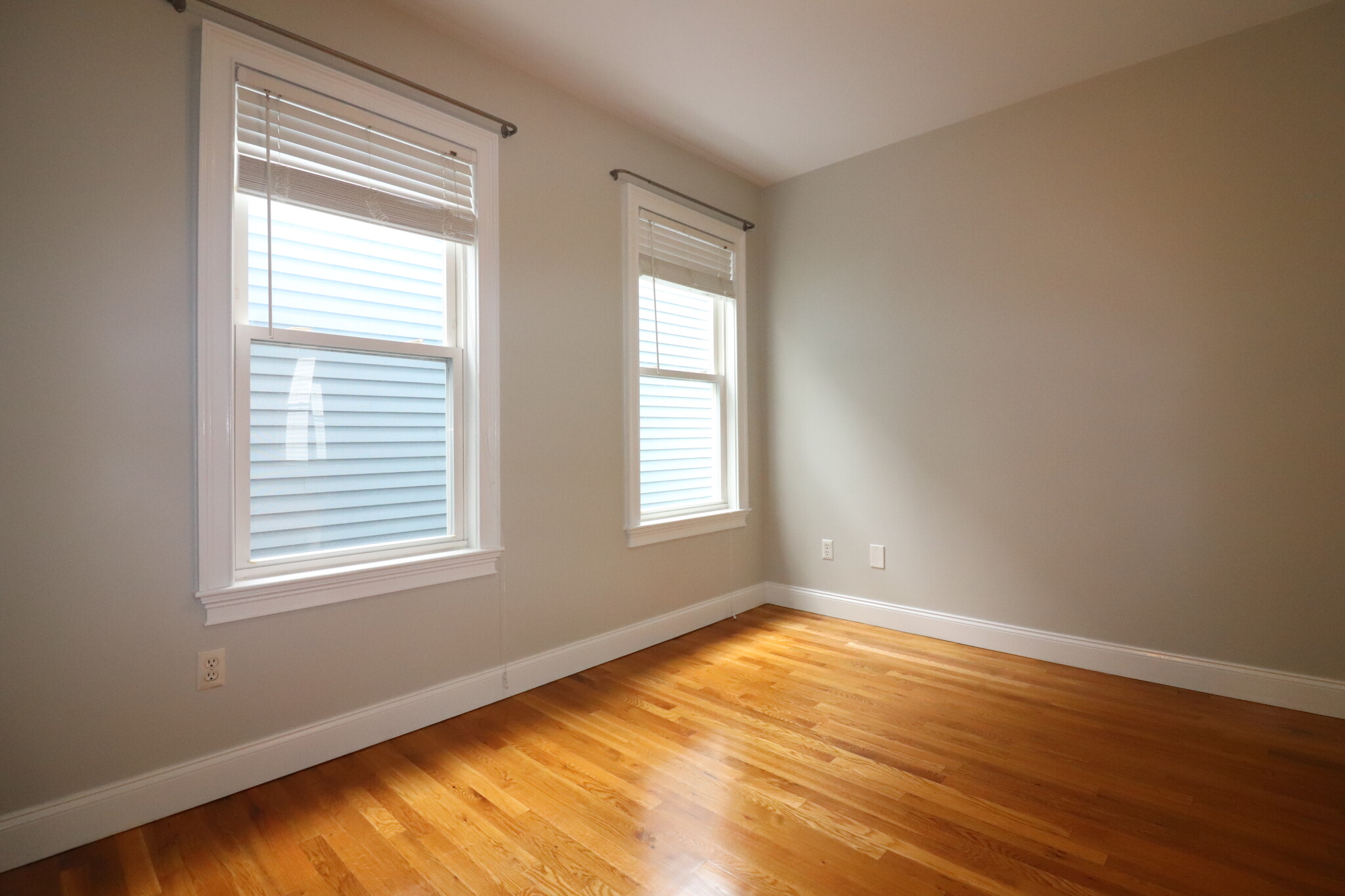 40 Middle St, South Boston