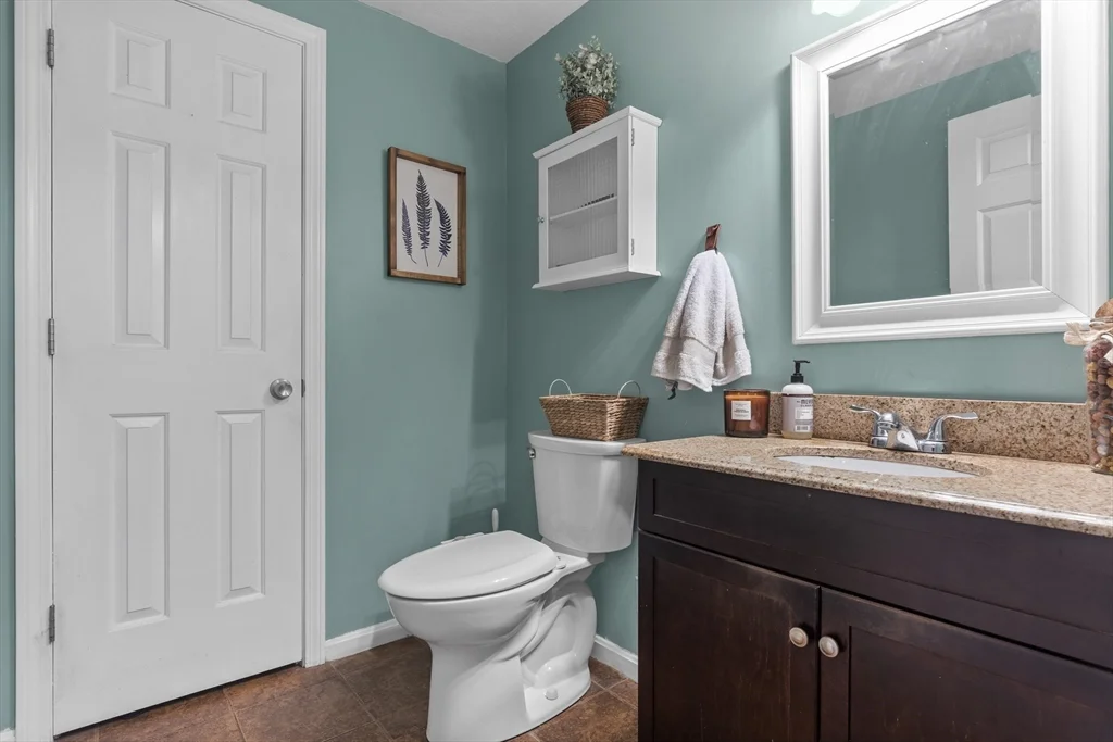 25 Eagan Pl, Peabody