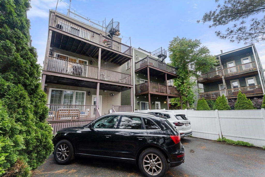 192 W 6th St, South Boston