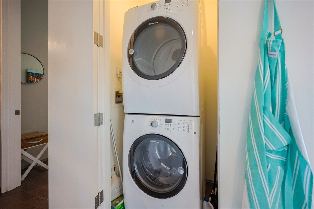 537 E 1st, South Boston