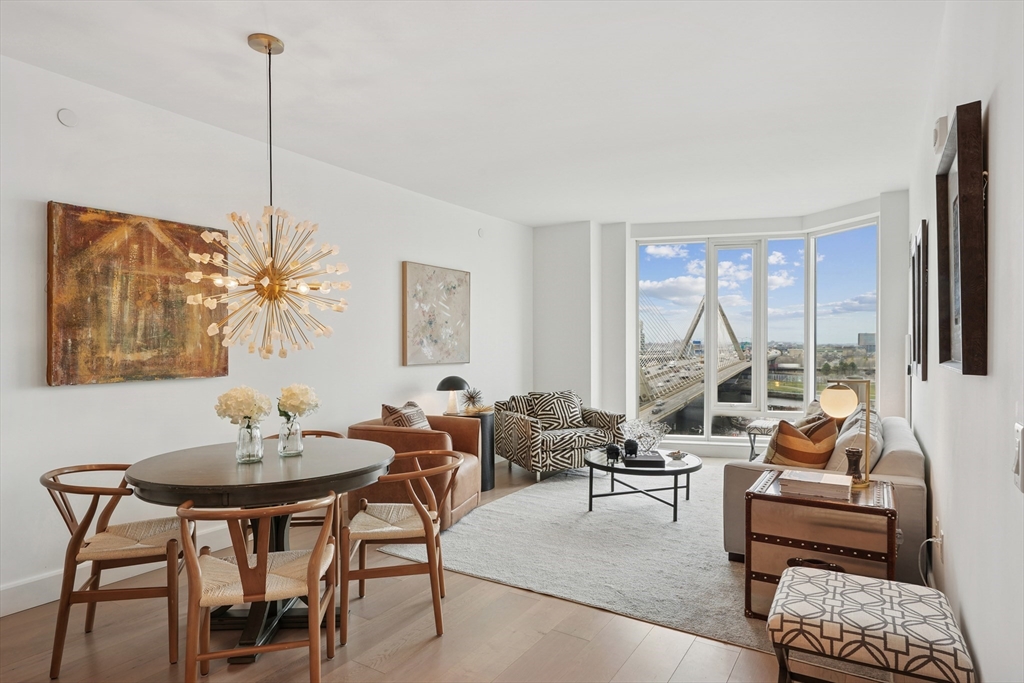 100 Lovejoy Wharf, Waterfront