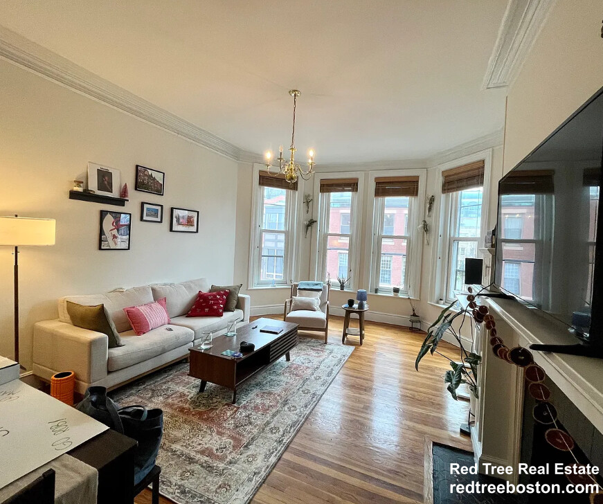 206 Commonwealth Ave, Back Bay