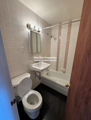 160 North Beacon St, Brighton