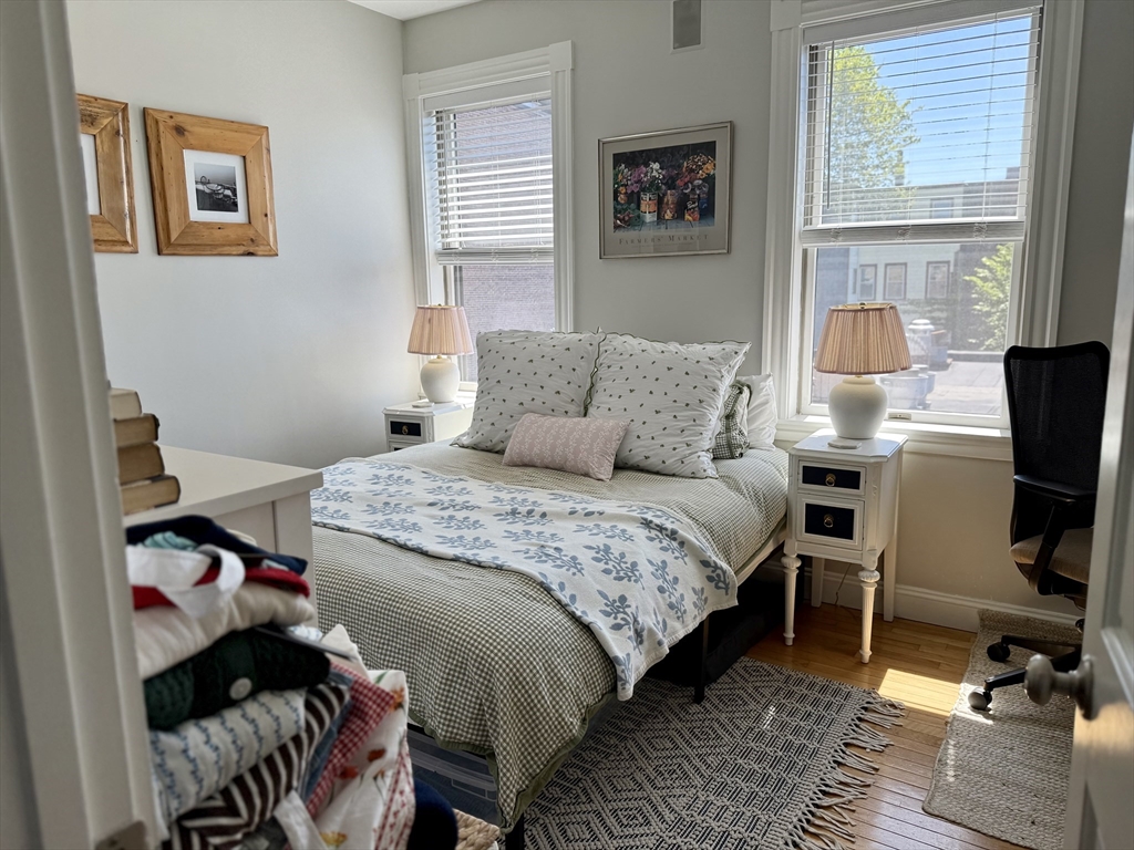 255 Main St, Charlestown