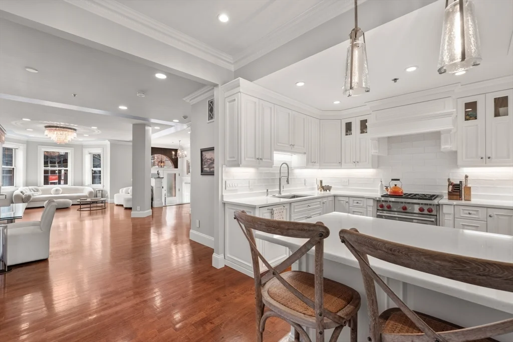 61 Saint Botolph St, Back Bay