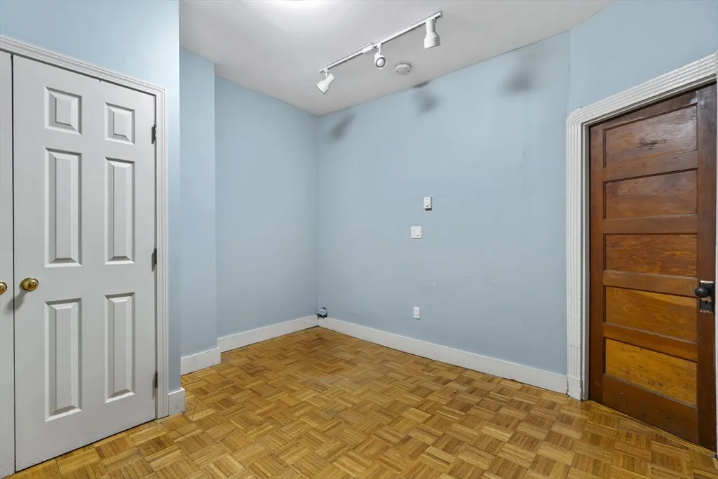 99.5 Myrtle St, Beacon Hill