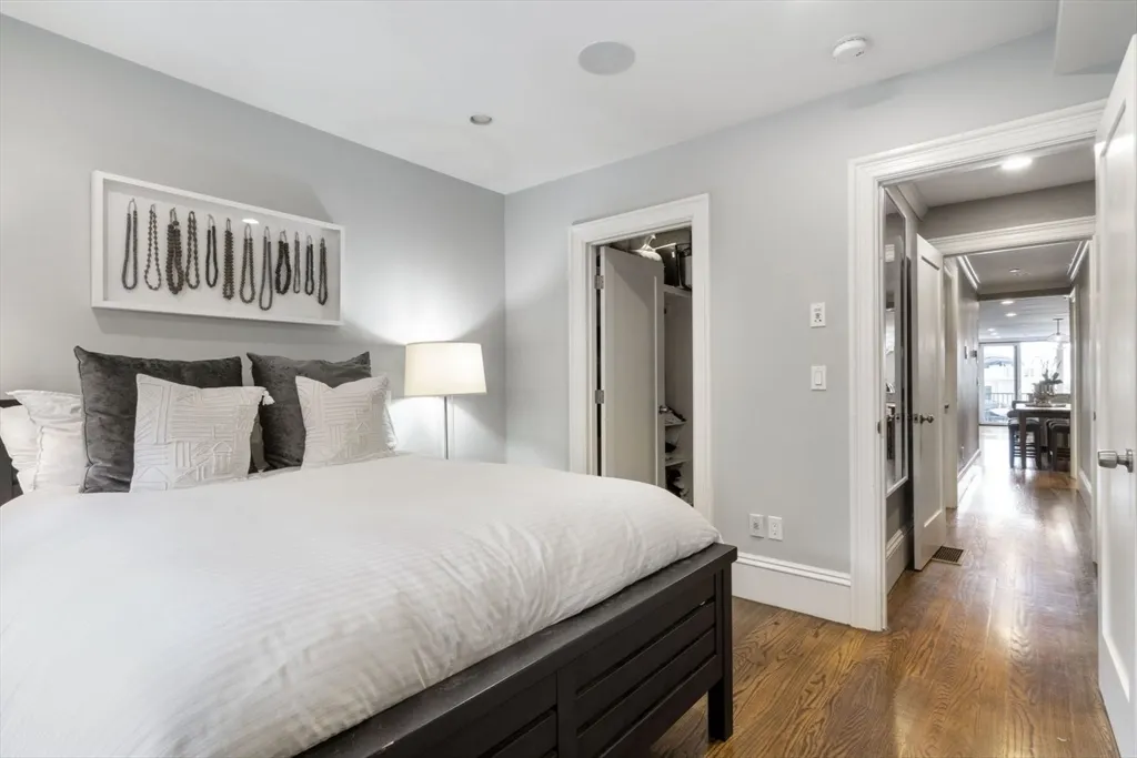 532 East Broadway, South Boston