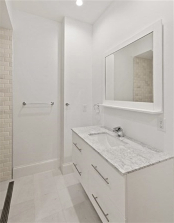 344 Hanover St, North End