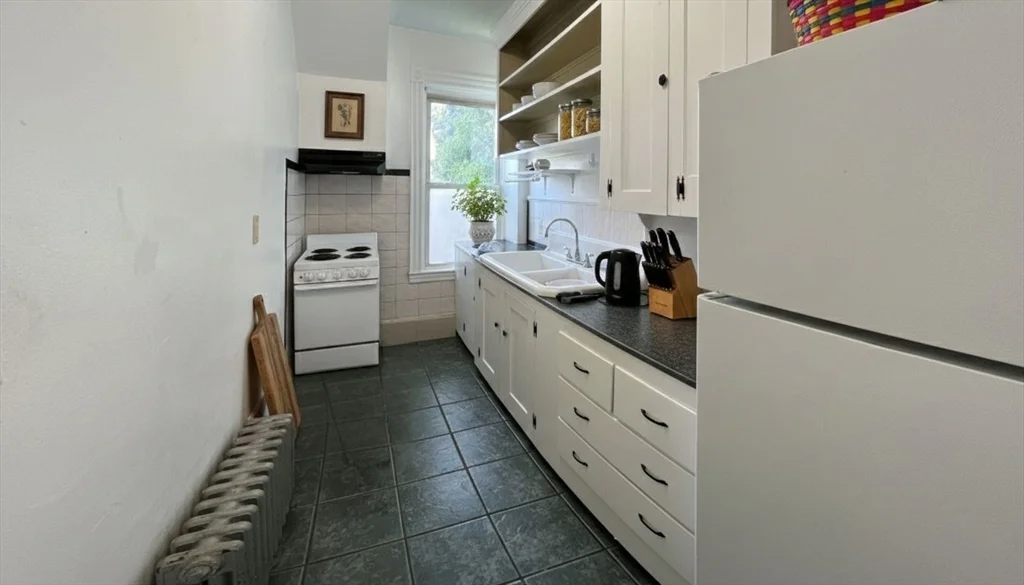 14 Tappan Ave, Attleboro