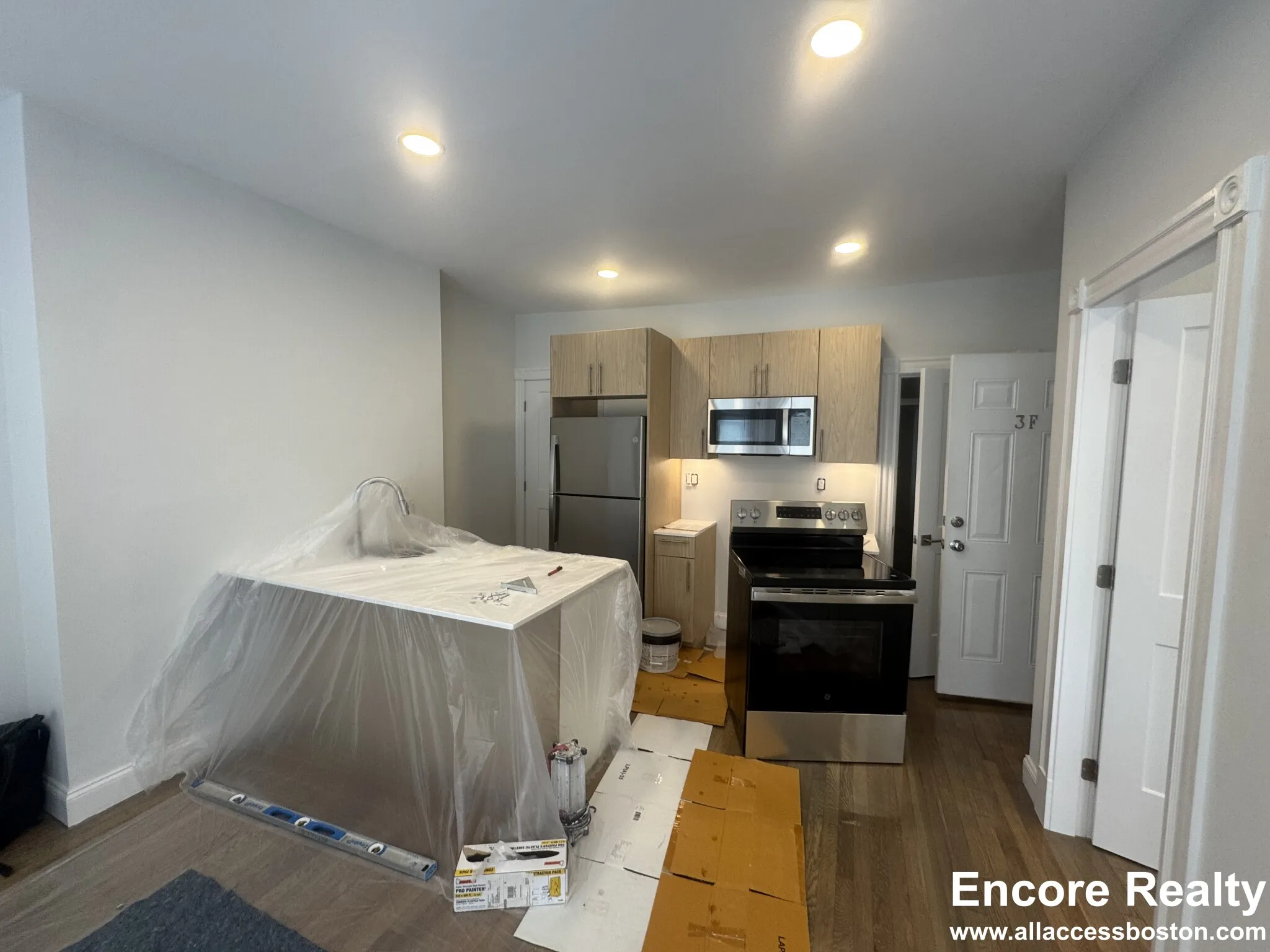 225 Newbury St, Back Bay