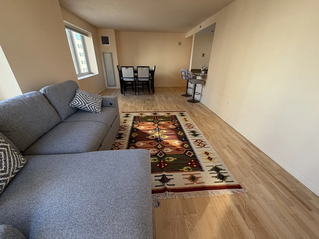 8 Museum Way, East Cambridge