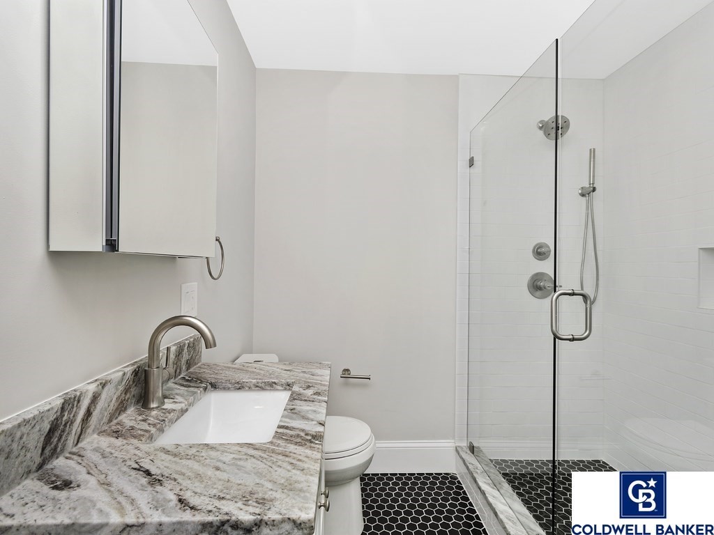 11 Hillside St, Mission Hill