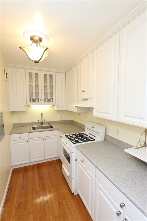 24 Juniper St, Brookline Village