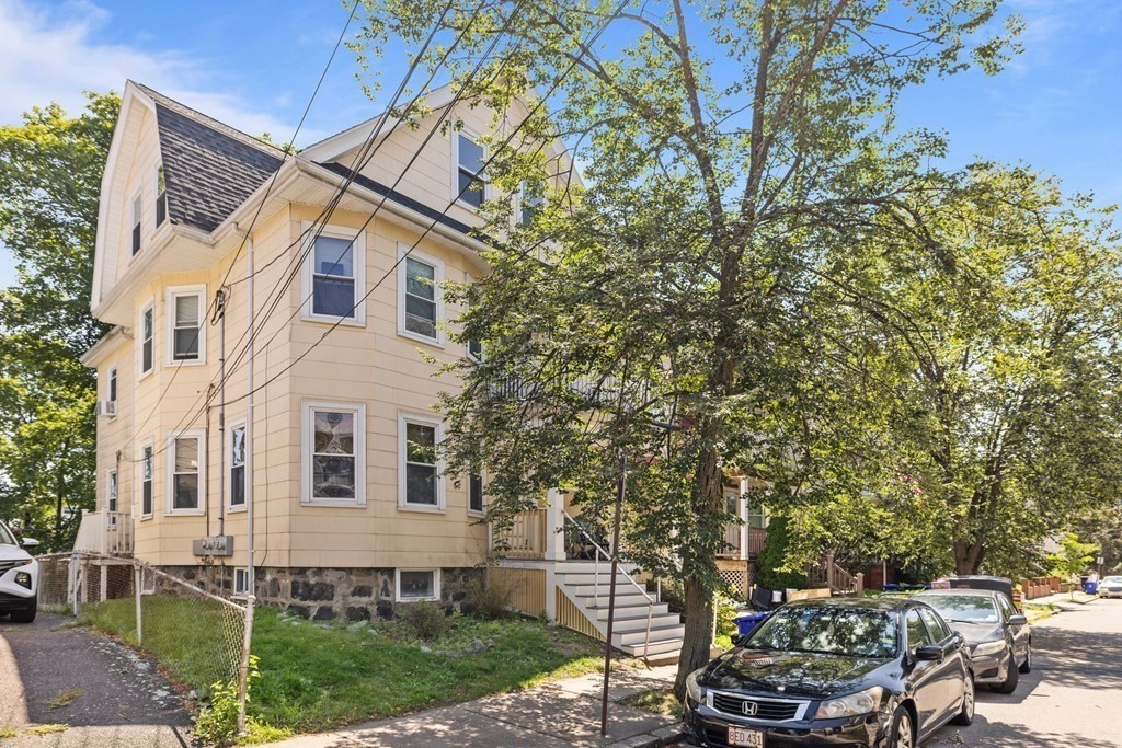 85 Linden Ave, West End