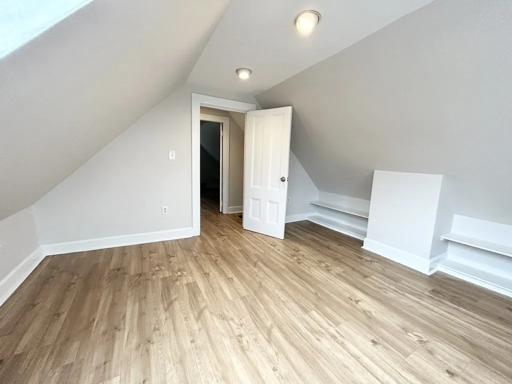 13 Saratoga, Boston