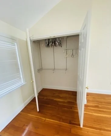 554 Pleasant St, Winthrop