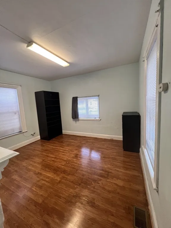 92 Columbia St, The Port