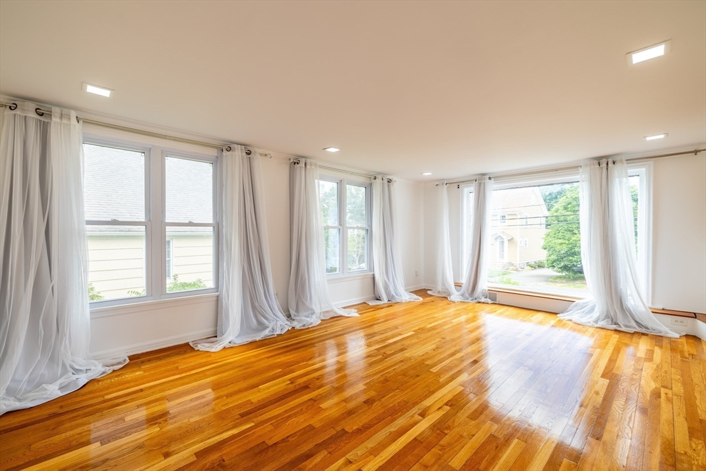 65 Sassamon Ave, Milton