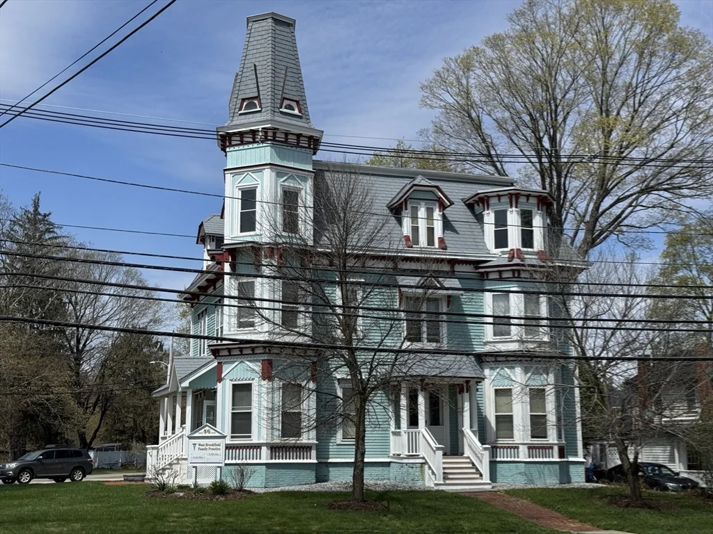 46 North Main St, West Brookfield