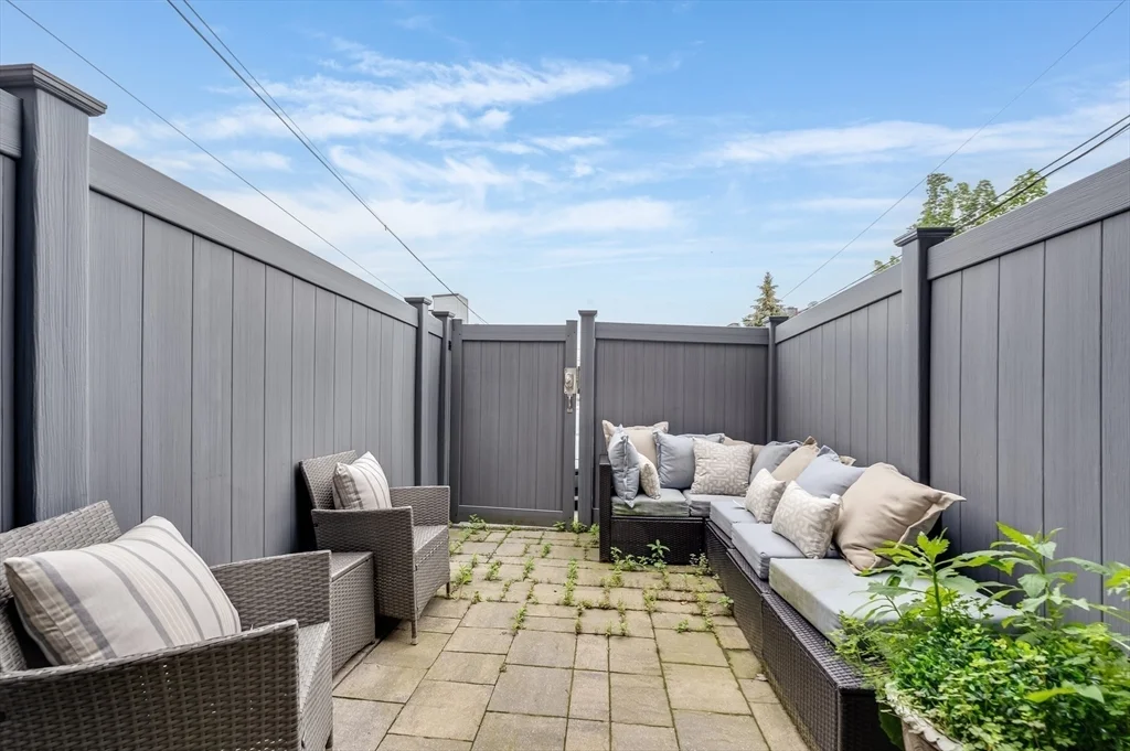 530 East Broadway, South Boston