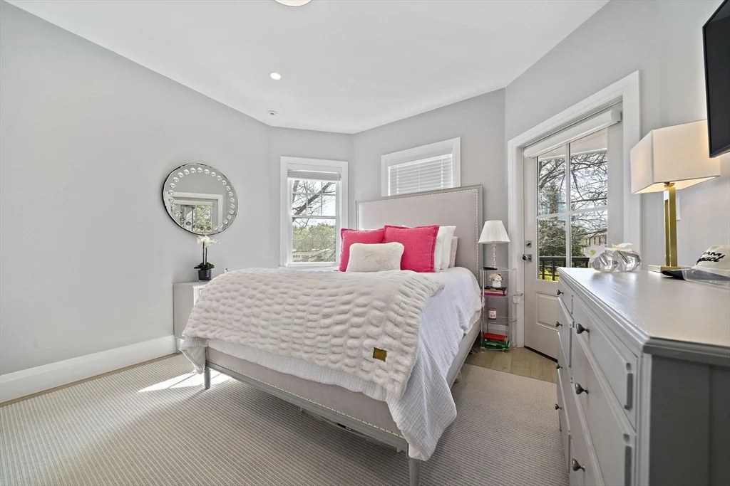 144 Linden St, Wellesley
