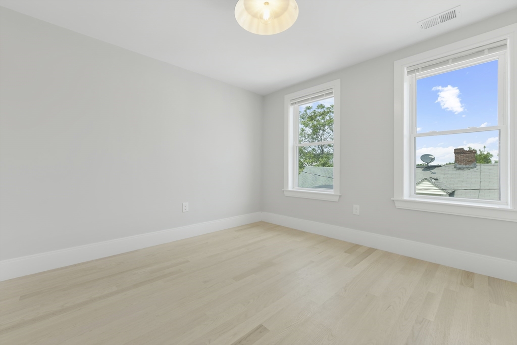 10 Lamson Ct, East Boston