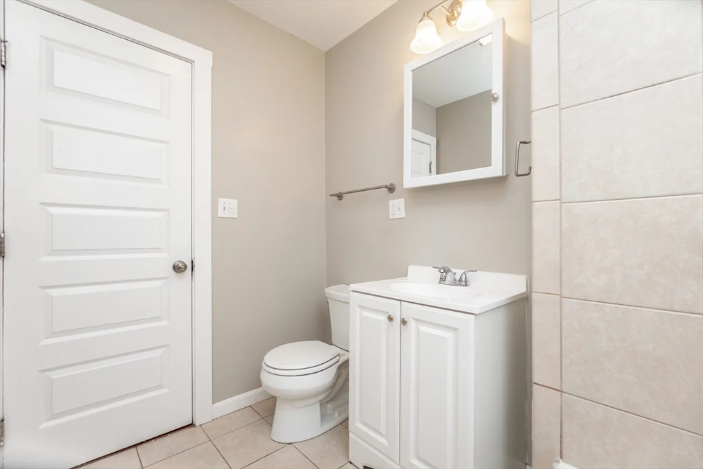 24 Aberdeen Rd, Framingham