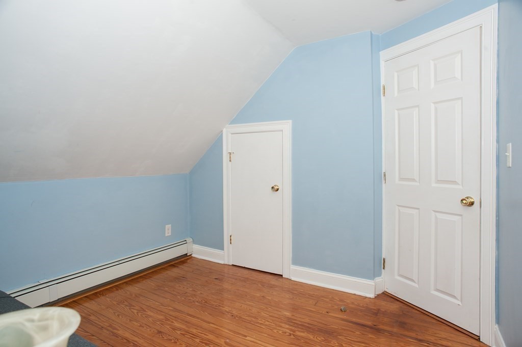 123 N Main St, Uxbridge