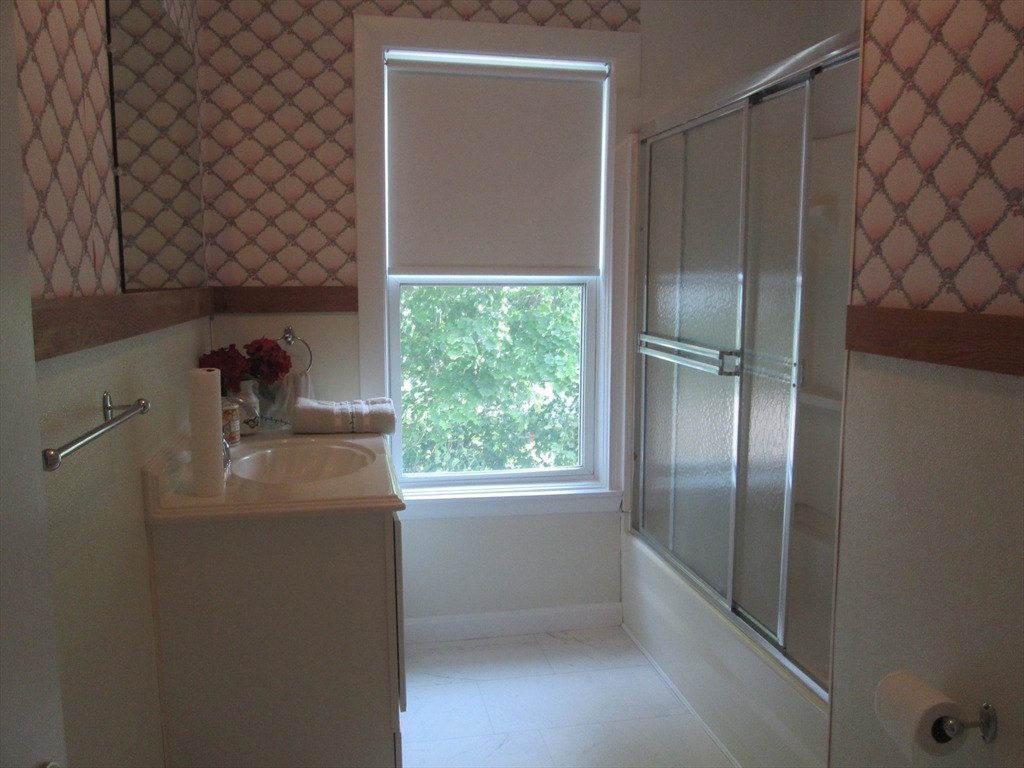 45 Tewksbury St, Winthrop