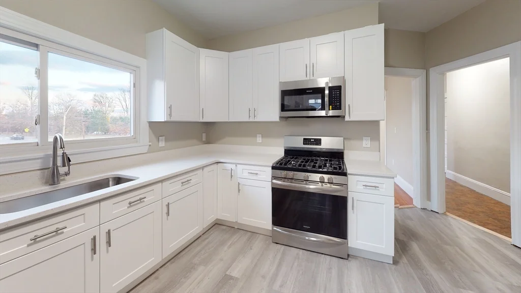 1011 Washington, Newtonville