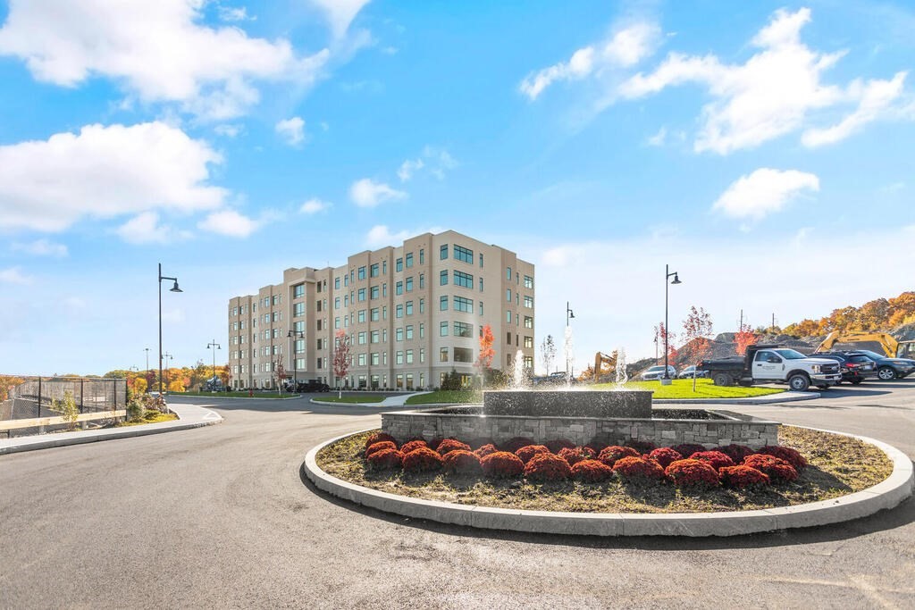 30 Collins Ave, Saugus