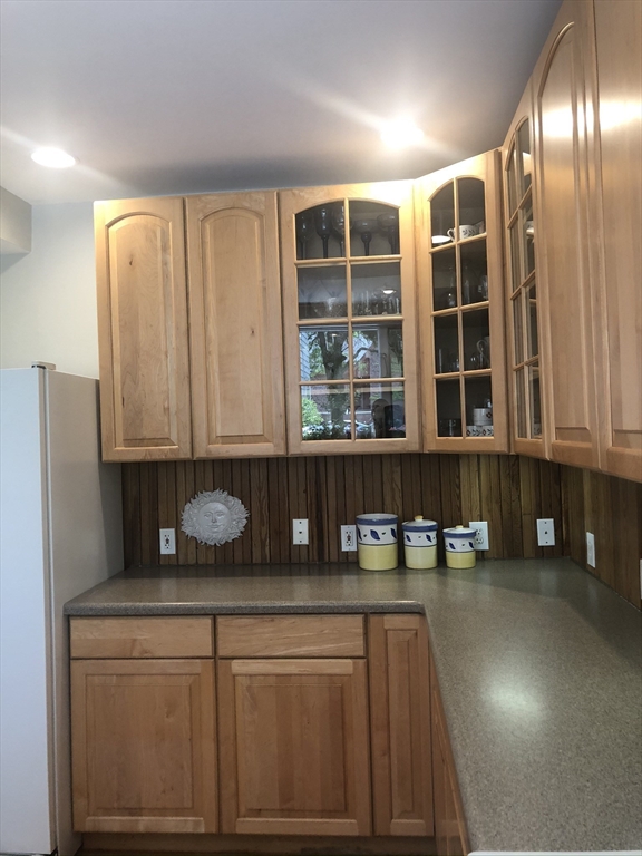 10 Wellesley Ave, Wellesley