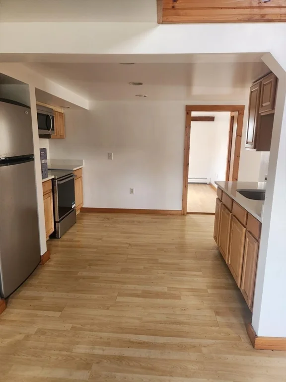 92 Main St, Hopkinton