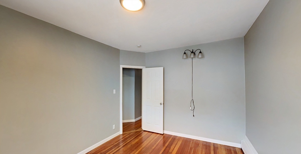 4A Weld Ave, Roxbury