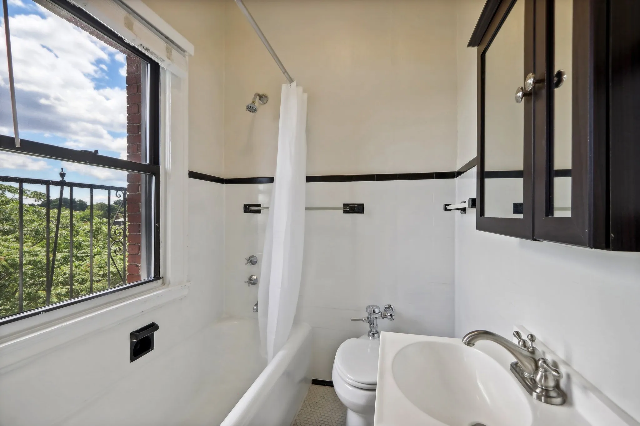 1470 Beacon St, Corey Hill