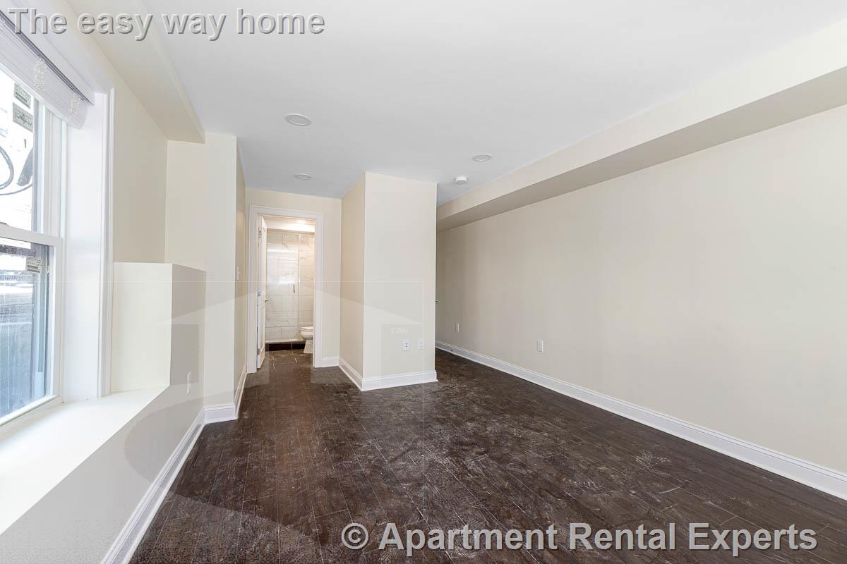 70-72 Stanley Ave, Tufts