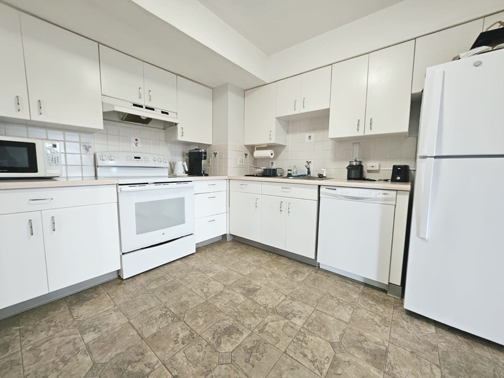 1731 Beacon, Beaconsfield