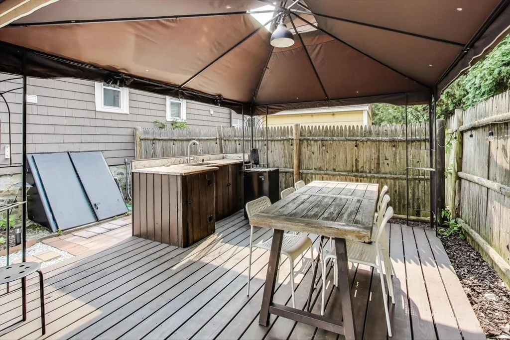 24 Clematis St, Winchester