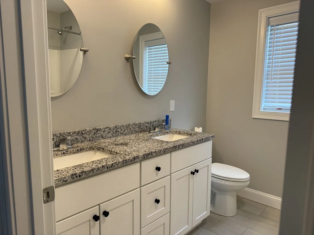 5 Pauline Way, Lakeville