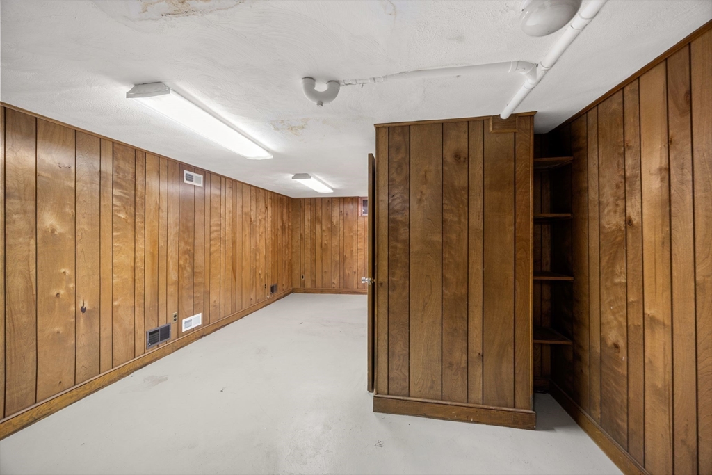 140 Paulson Rd, Waban