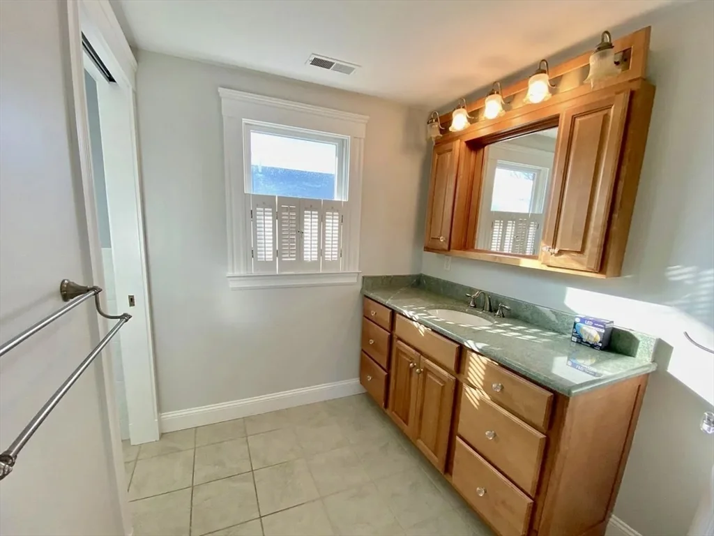 6 Dalton Rd, Belmont