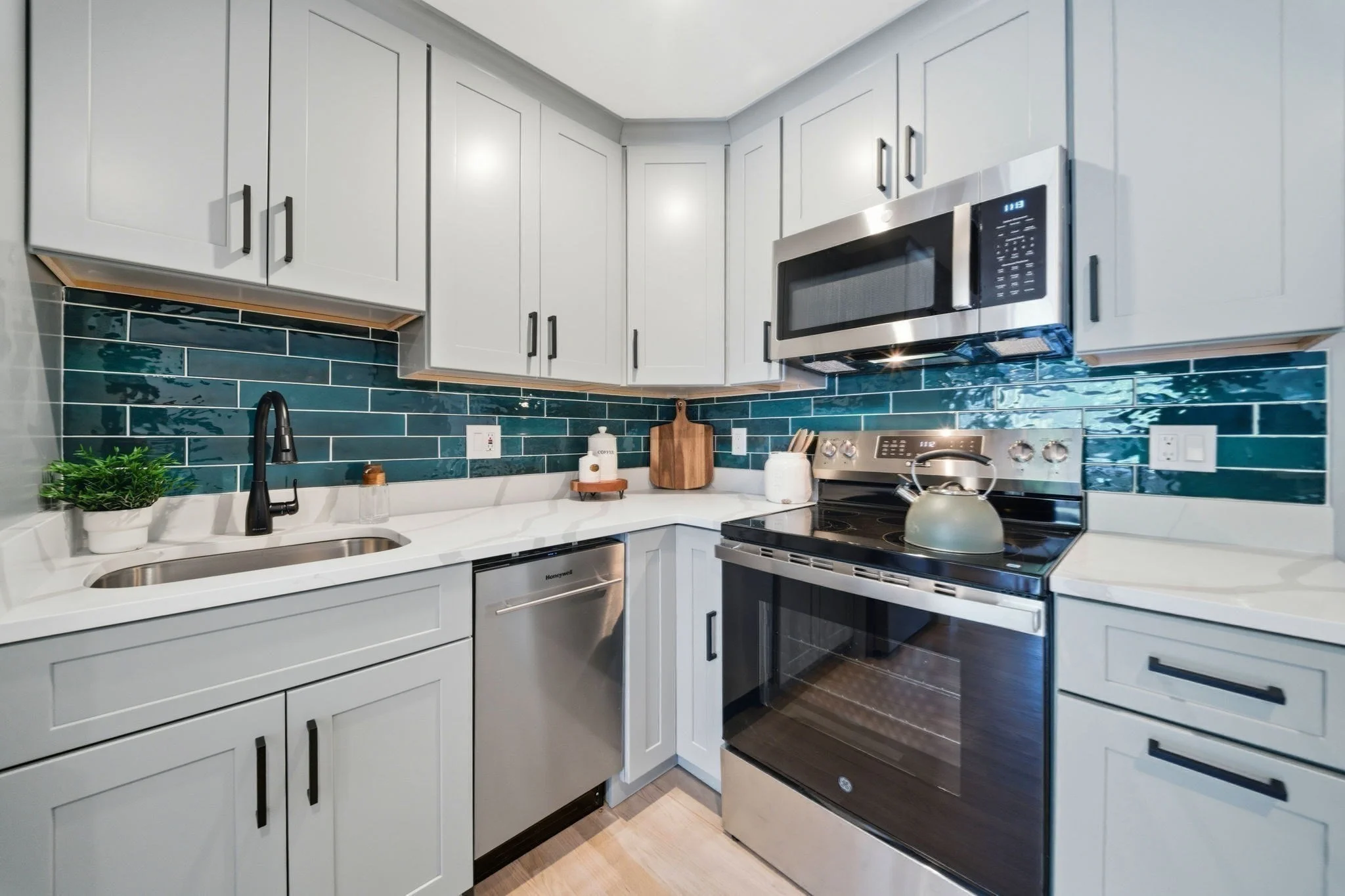 20 Radcliffe Rd, Allston