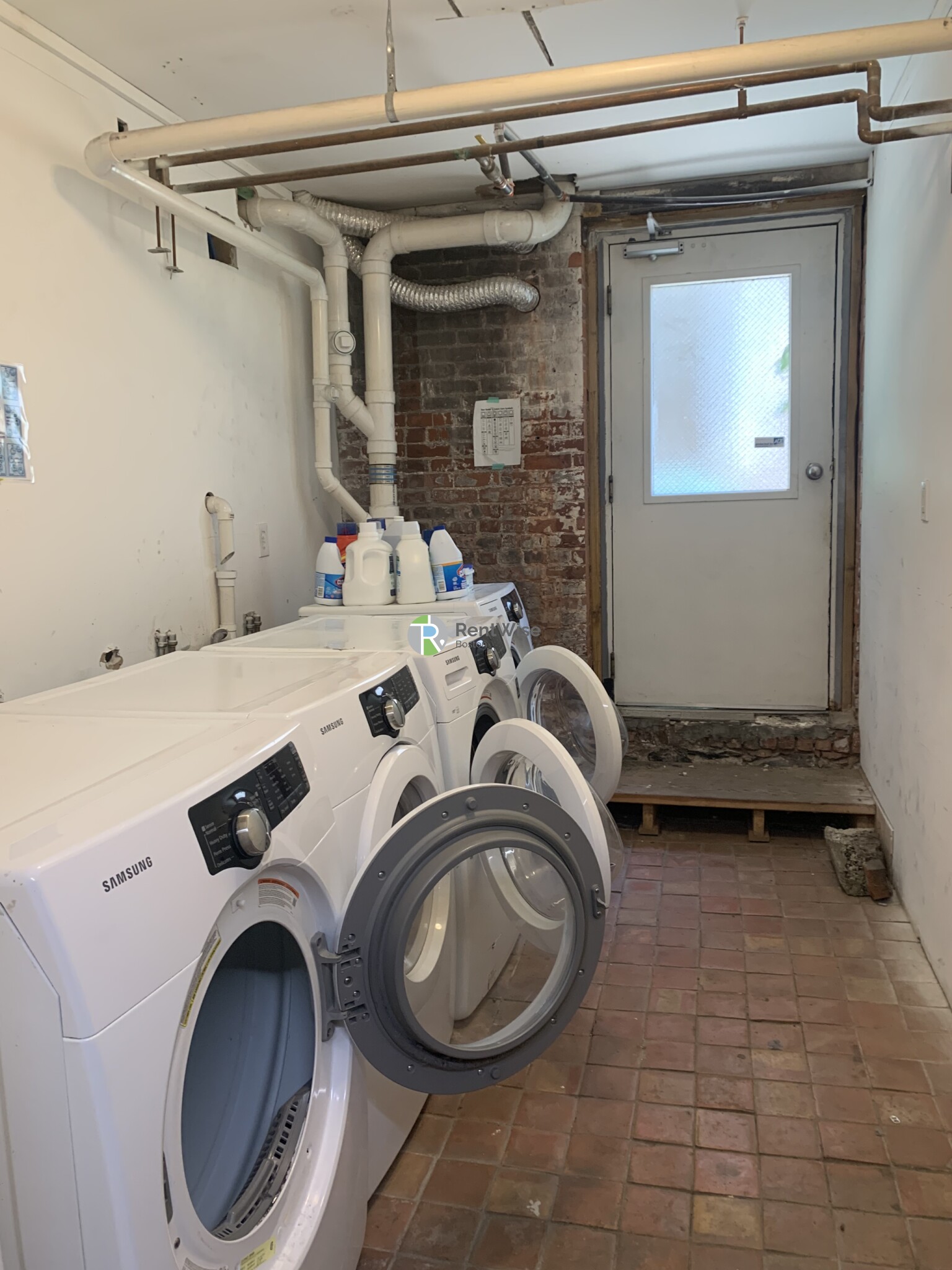 900 Massachusetts Ave, Riverside