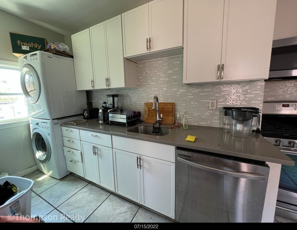 3 bed, 1 bath apartment for rent at 372 Medford St Unit 3, Winter Hill — photo 1 of 16