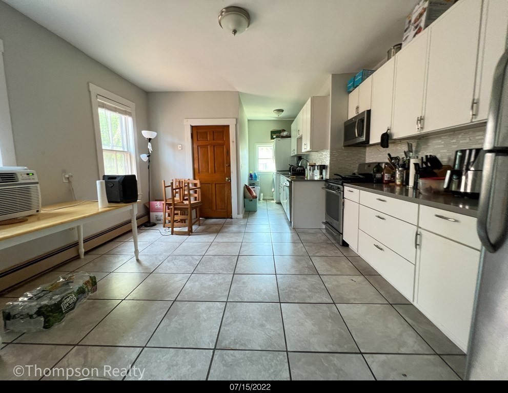 3 bed, 1 bath apartment for rent at 372 Medford St Unit 3, Winter Hill — photo 3 of 16