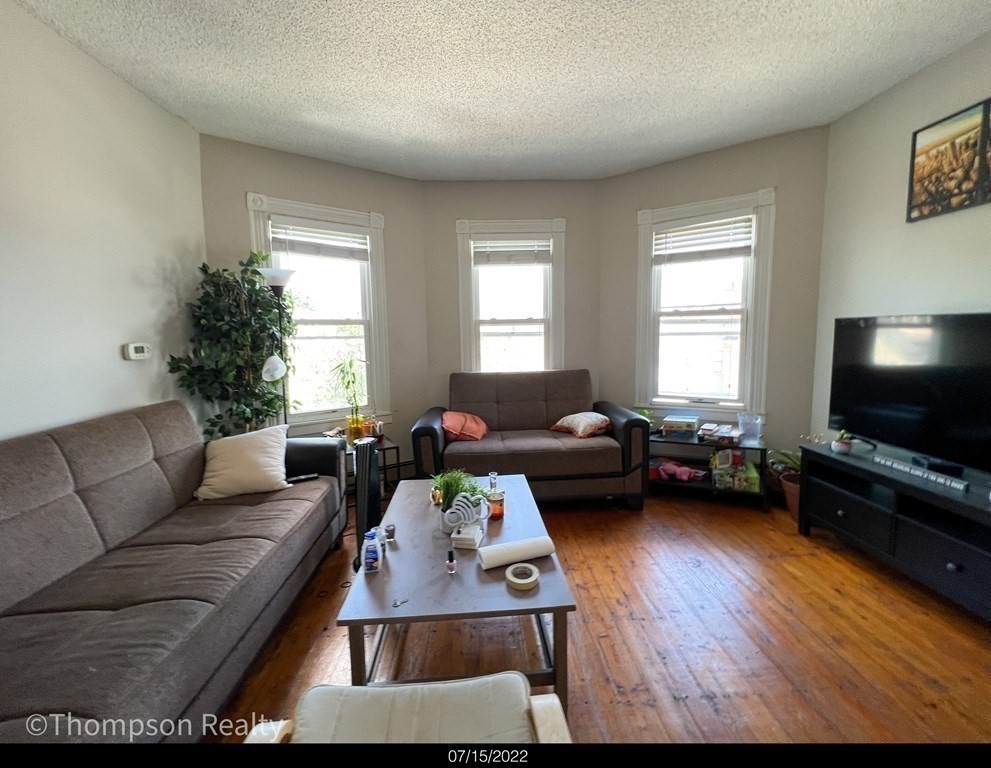3 bed, 1 bath apartment for rent at 372 Medford St Unit 3, Winter Hill — photo 5 of 16